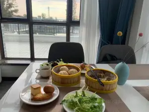 克拉玛依乌尔禾和一丽呈华廷酒店·和一食府