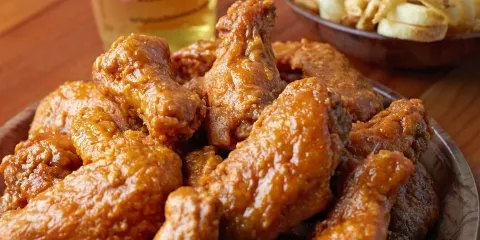 Hooters - 4th Street