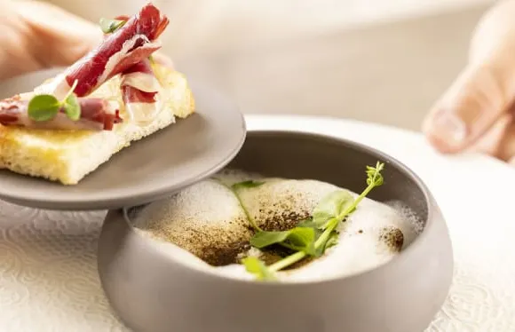 A L'Echevin Hotel le Marechal