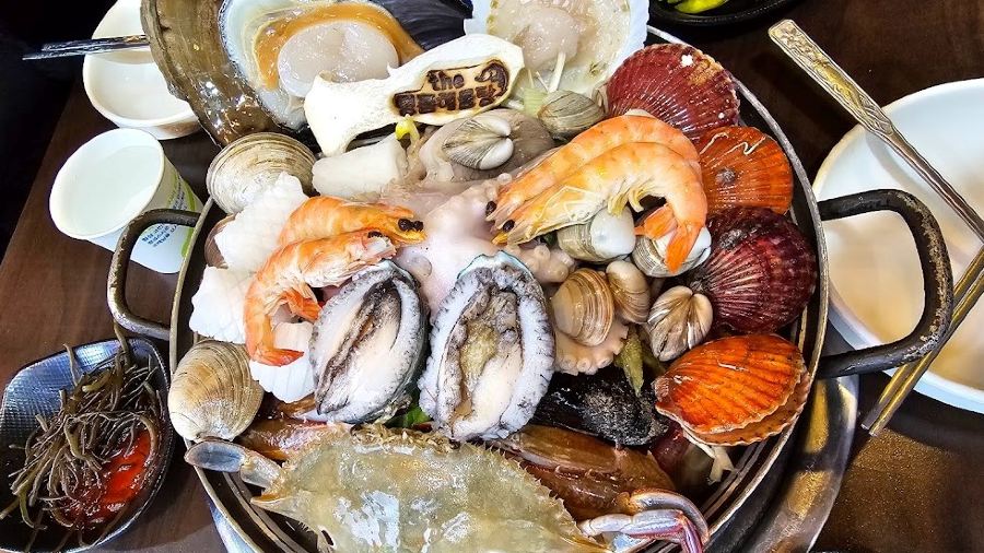 the Myeongpum Haemultang Joge Gui