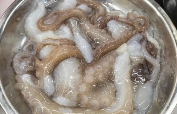 老朱富貴海鮮火鍋（寶信店）