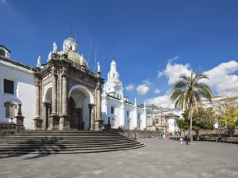 เมอร์เดก้า สแควร์