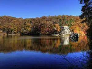 Lake Vesuvius Lakeshore Trail