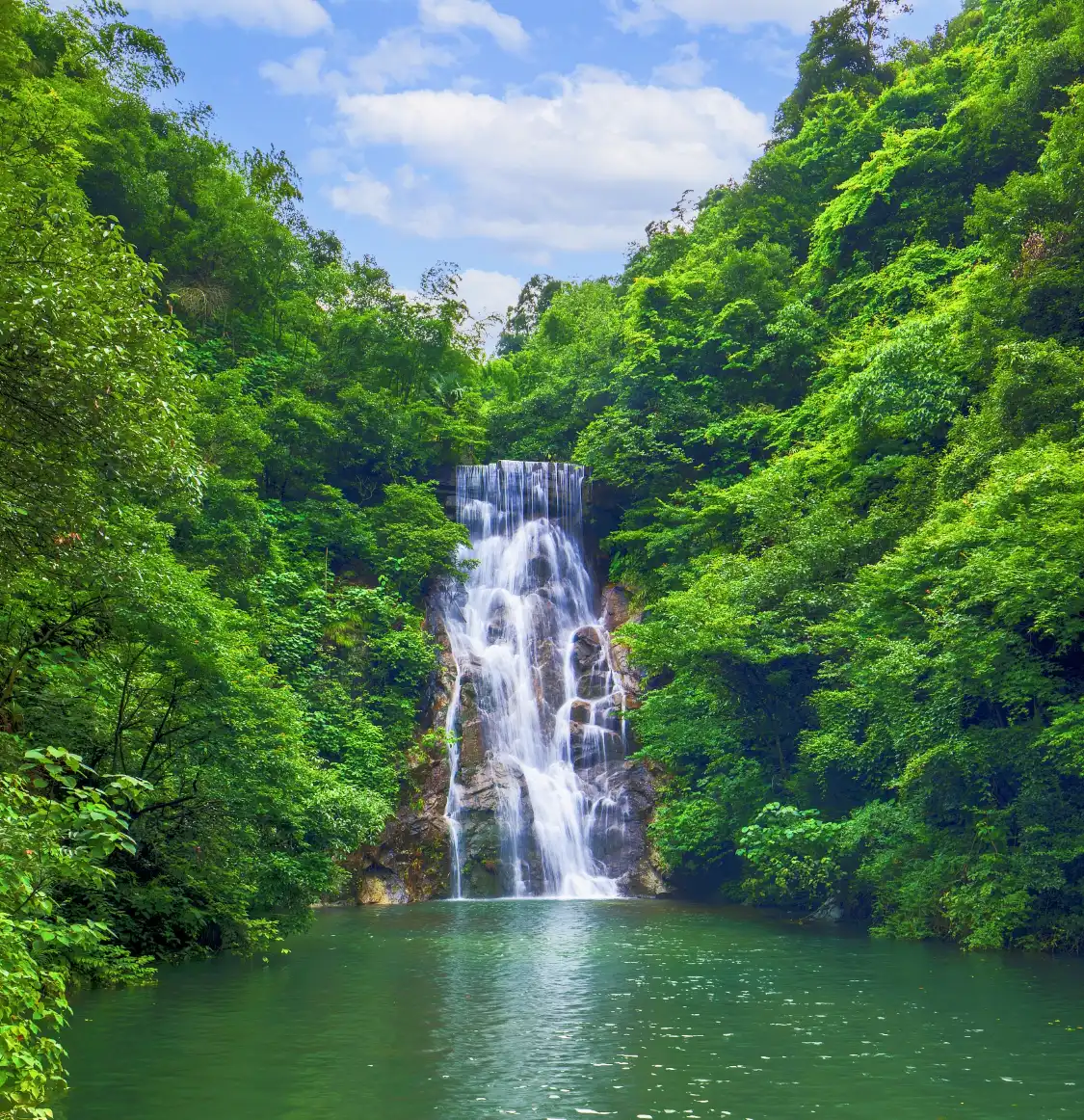 Hotels near Wangxianling Scenic Tourist Area