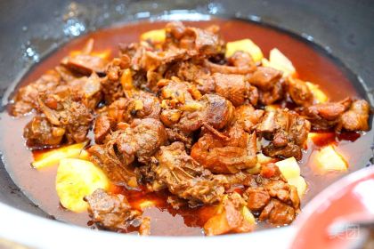 地主大院柴火铁锅炖·演绎