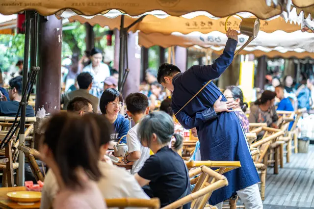 Teahouse Culture Experiences in Chengdu