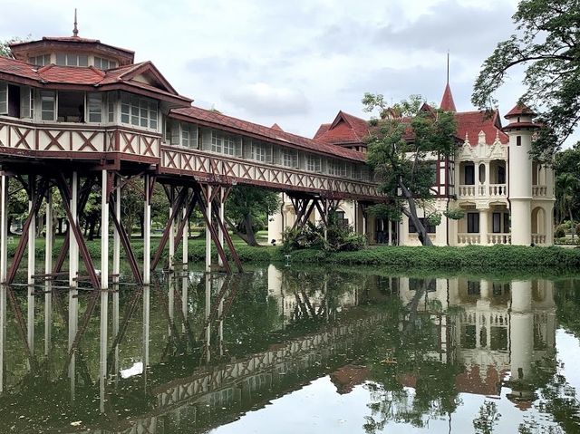 พระราชวังสนามจันทร์