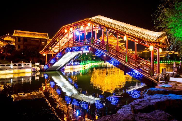 Qingming Riverside Landscape Garden