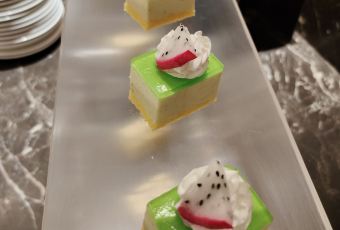 洪山国际大酒店高档西餐自助 User Photo