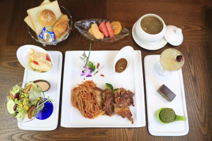 皇庭V酒店全日制西餐廳