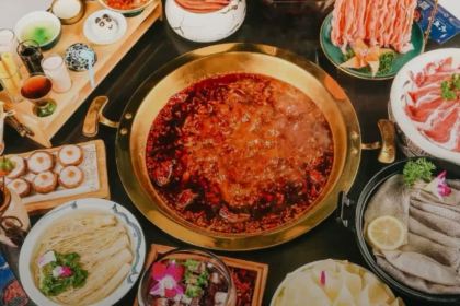 西昌特色火盆小香猪(魁山坡总店)