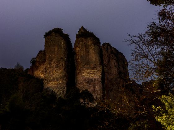 Night View of Lingfeng Peak