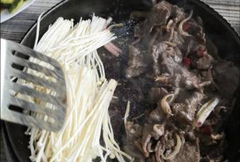 小东北特色烤肉(振兴街店) user photo