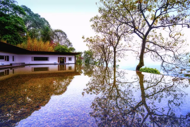 Hotels near Yanjing River scenic area