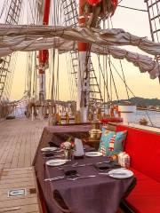 Royal Albatross - Luxury Tall Ship