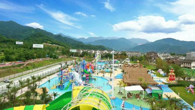 Fruit Man Water World