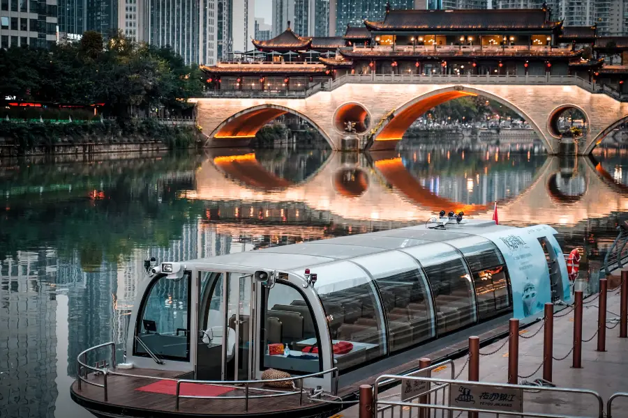 Chengdu Jinjiang River Night Tour