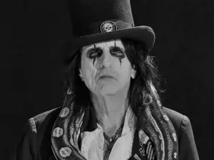 パイクビル | Alice Cooper《Alice's Attic》ツアー