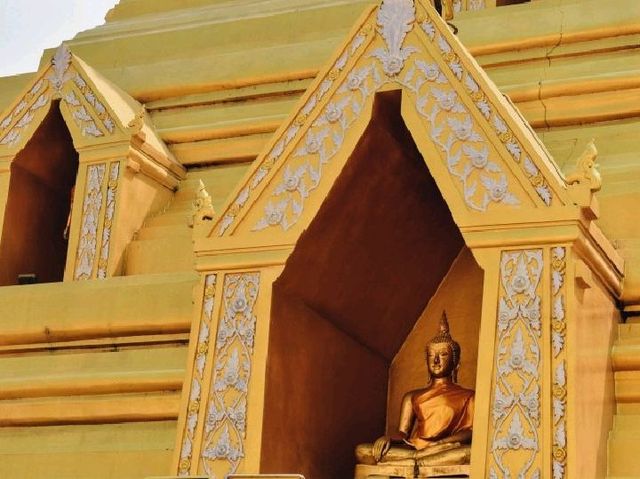 วัดพระบรมธาตุนครชุม จ.กำแพงเพชร