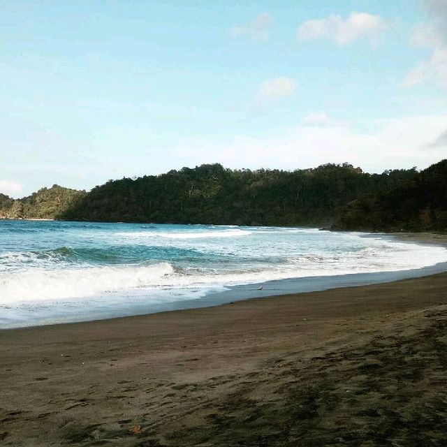 Jolosutro Beach in Blitar City