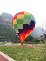 Taihang Grand Canyon Paragliding & Hot Air Balloon Tour