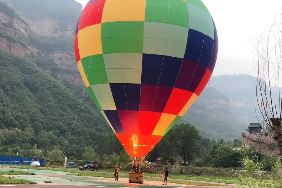 Taihang Grand Canyon Paragliding & Hot Air Balloon Tour