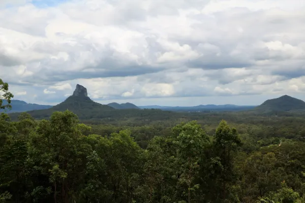 Hotels near Croc Lookout