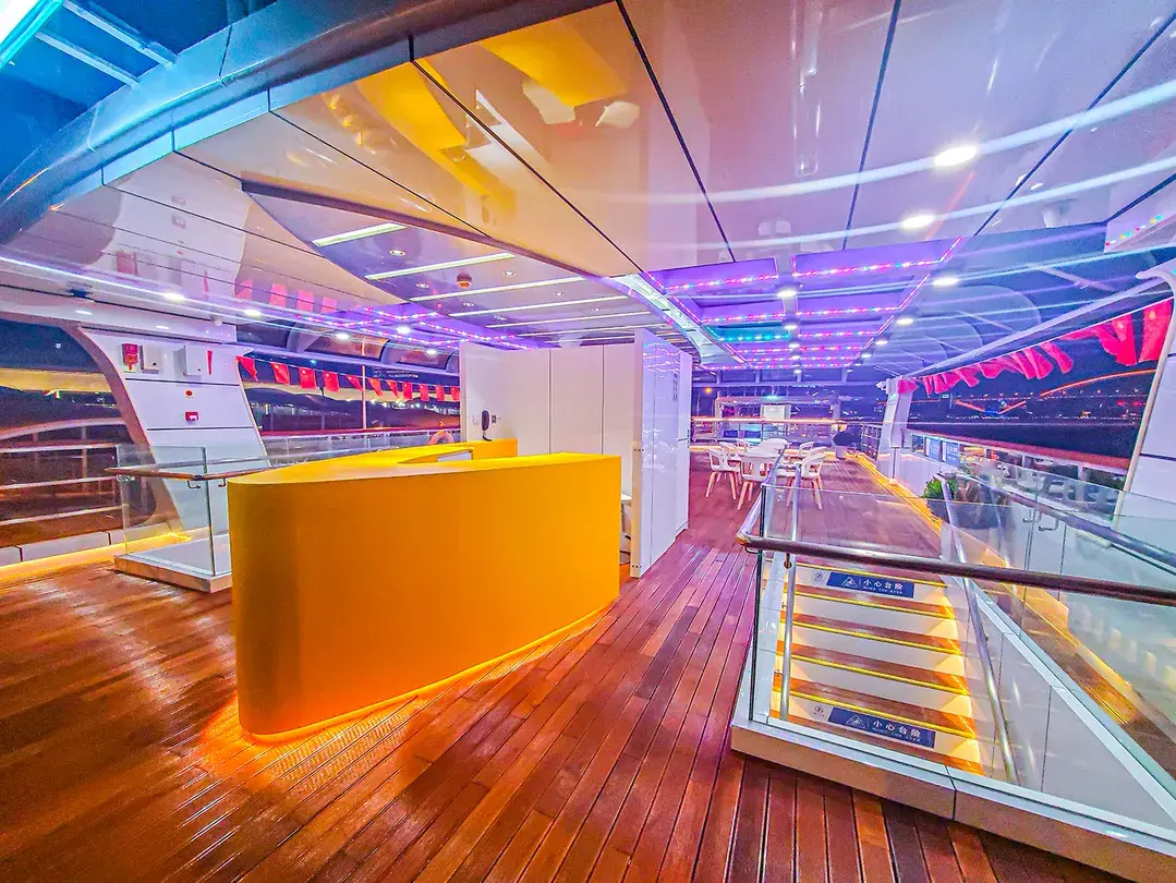2_The Huangpu River Cruise (Jinling East Road Pier)