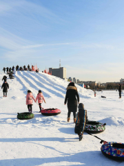 內蒙古賽馬場仟勝冰雪體育園