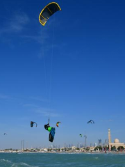 迪拜朱美拉海滩风筝冲浪体验