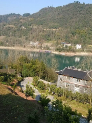 Shuanglong Lake