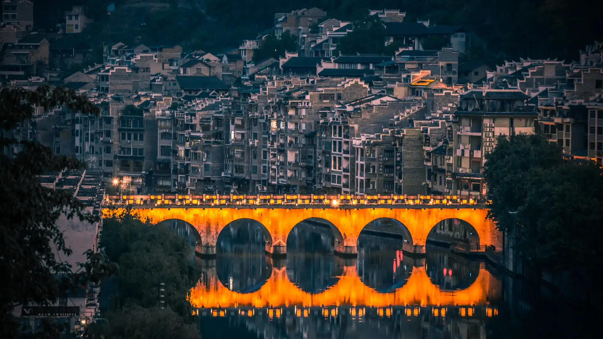 Hotels near New Bridge