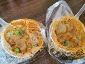 彩塔炒燜子（彩塔夜市店）