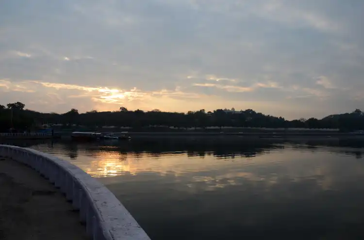 Các khách sạn gần Fateh Sagar Lake