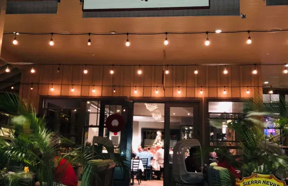 THE POUR HOUSE Italian Kitchen and Wine Bar