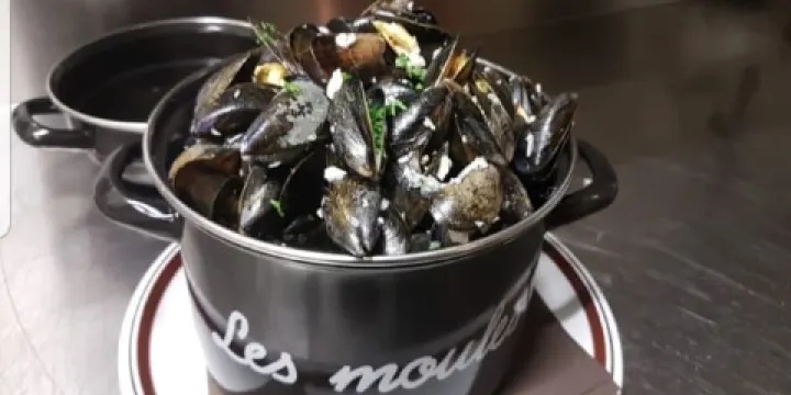 Chez John The Roadhouse