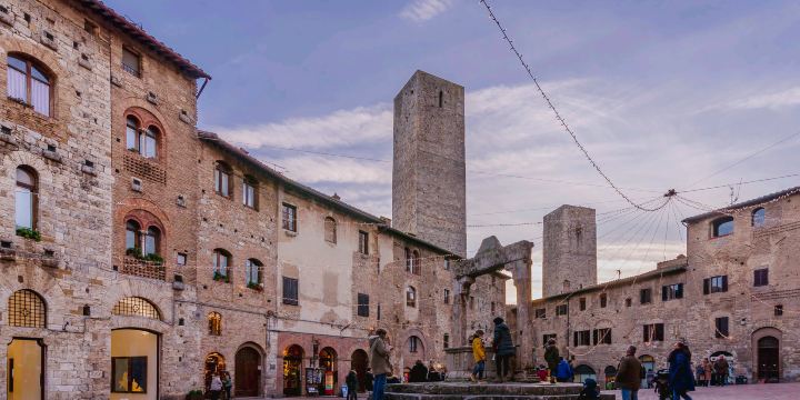 Piazza della Cisterna