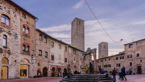 Piazza della Cisterna