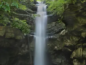Lost Creek Falls & Cave Trailhead