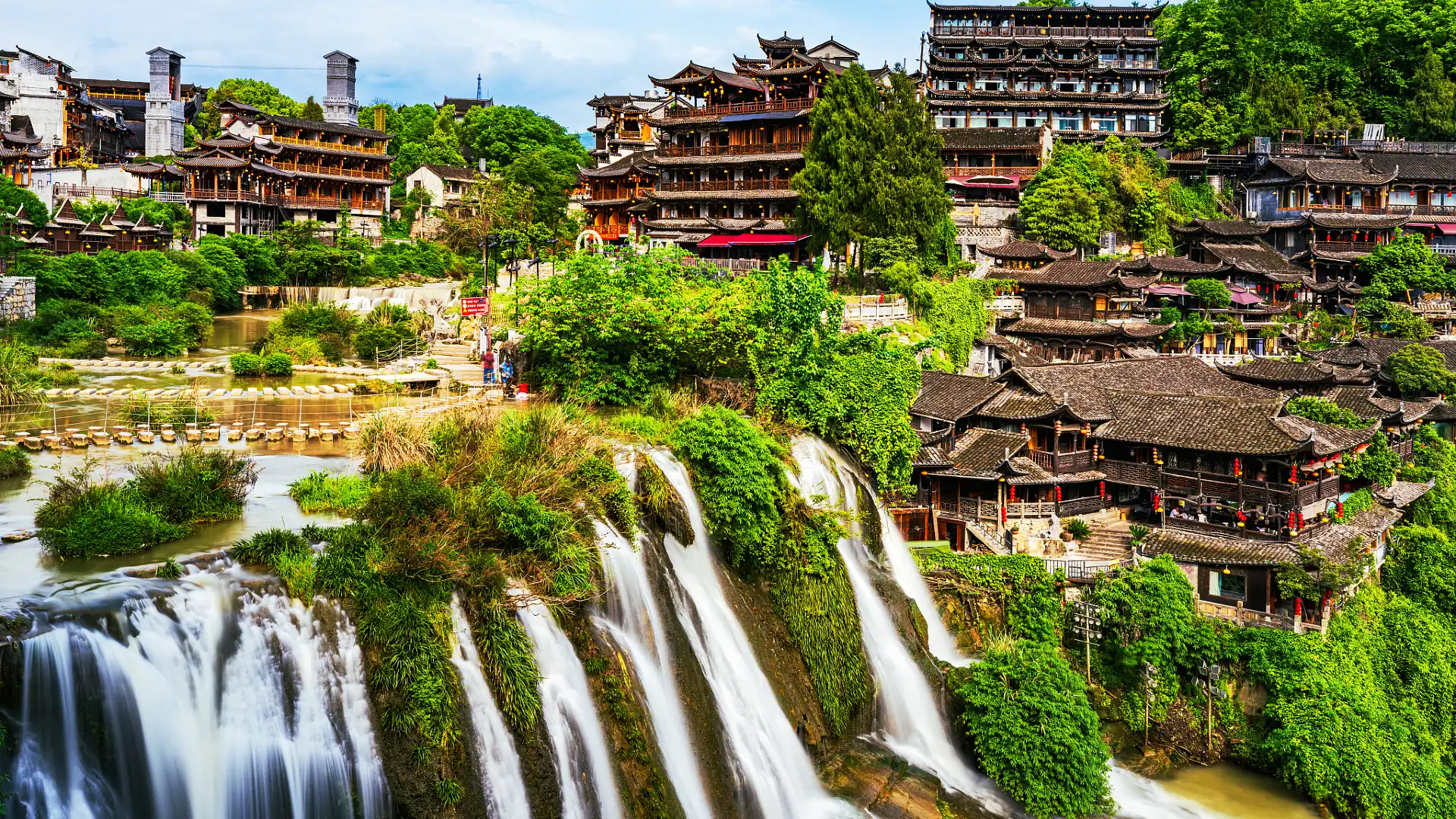Hotels near Furong Town Waterfall