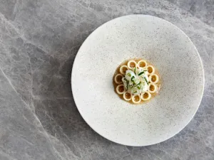 AKUNA Restaurant