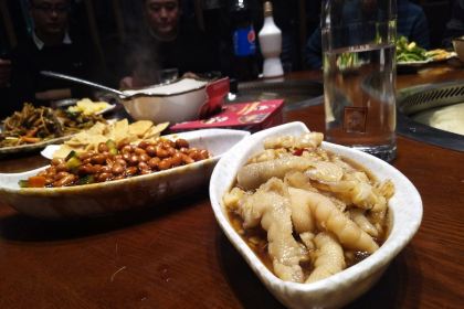 劉羅鍋鐵鍋燉(建華店)