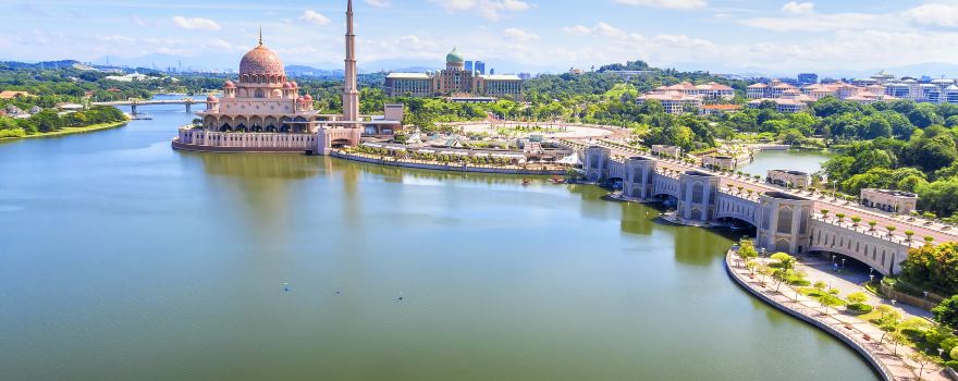 Putrajaya Lake
