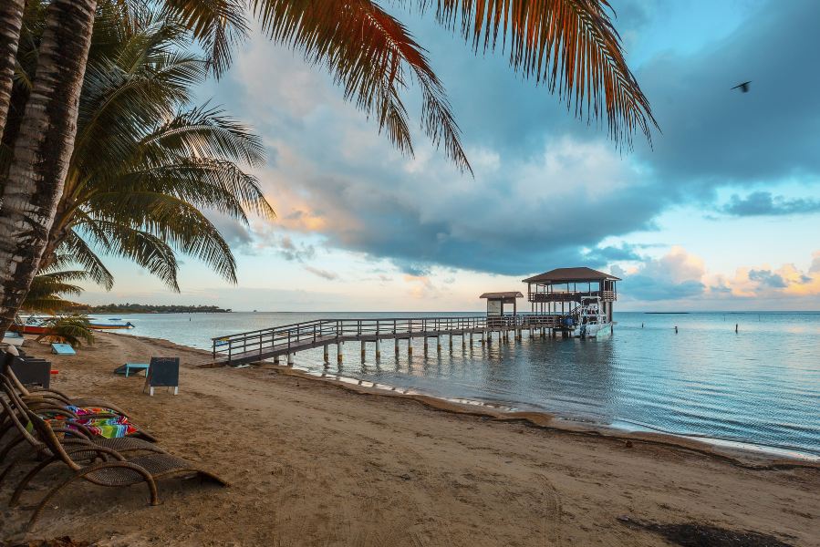 Tiket pesawat Pointe A Pitre Roatan