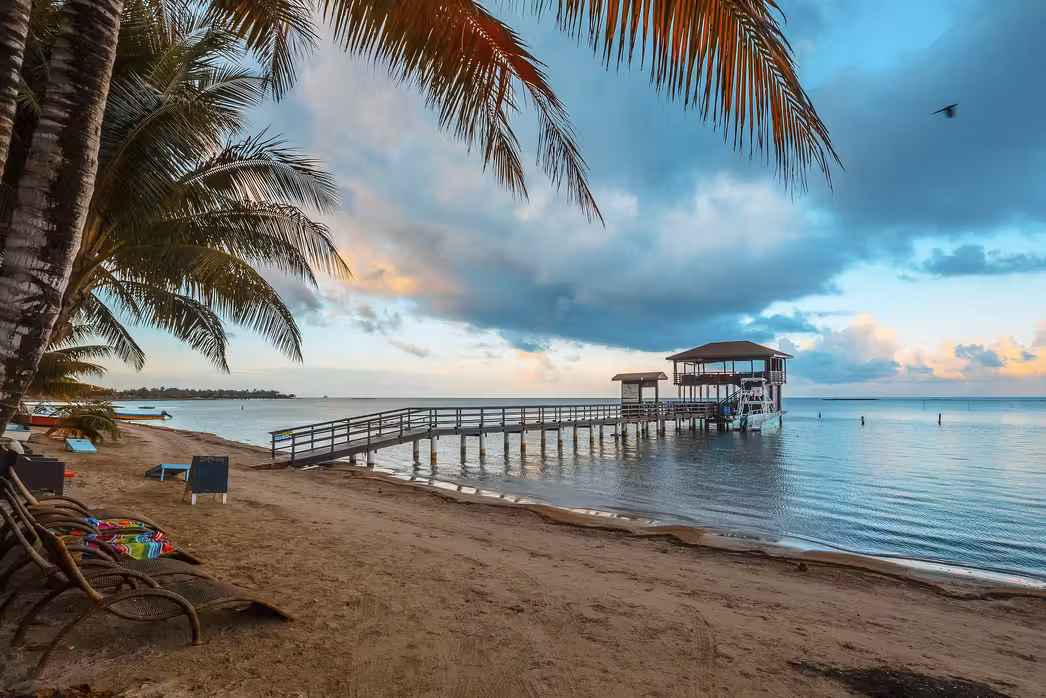 Charlotte to Roatan Flights
