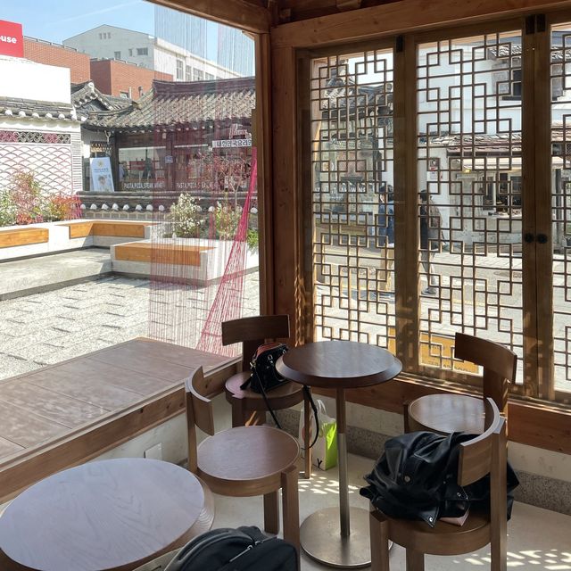 한옥과 배스킨라빈스의 조화 ღ'ᴗ'ღ