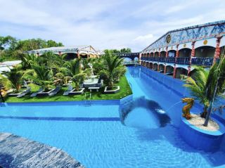 Royalty-like Resort