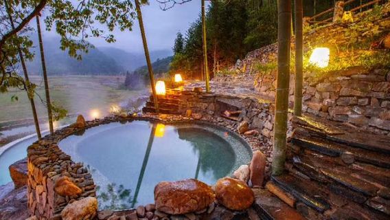 Qianshan Jintang Hot Spring