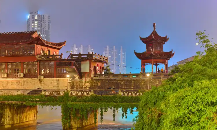 Hotels near Baizi Bridge