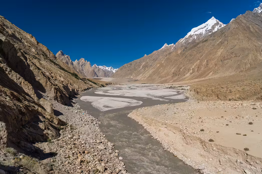 ${{cityDName}} to Skardu Flights